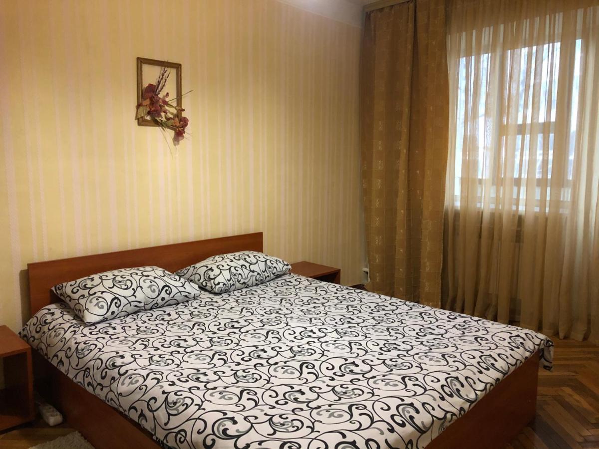 Kyiv Apartment On Peremohy Avenue 16 Daily Rent Exterior photo